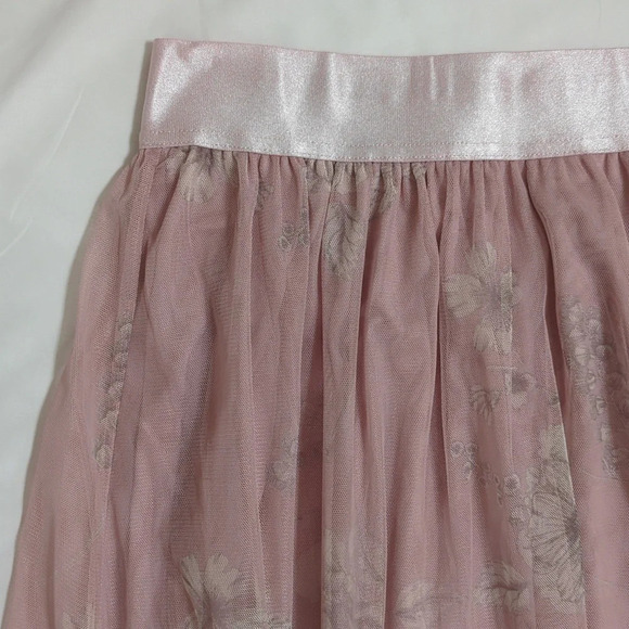 NWT Express Tulle Midi Length Skirt, Color Pink/White Size M - Picture 3 of 13
